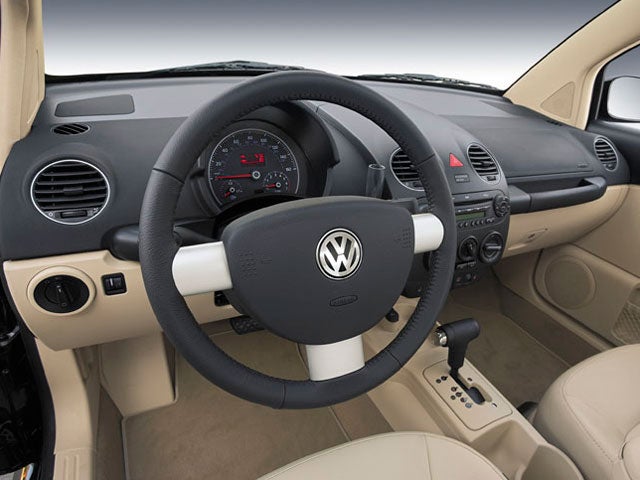 2009 Volkswagen New Beetle S