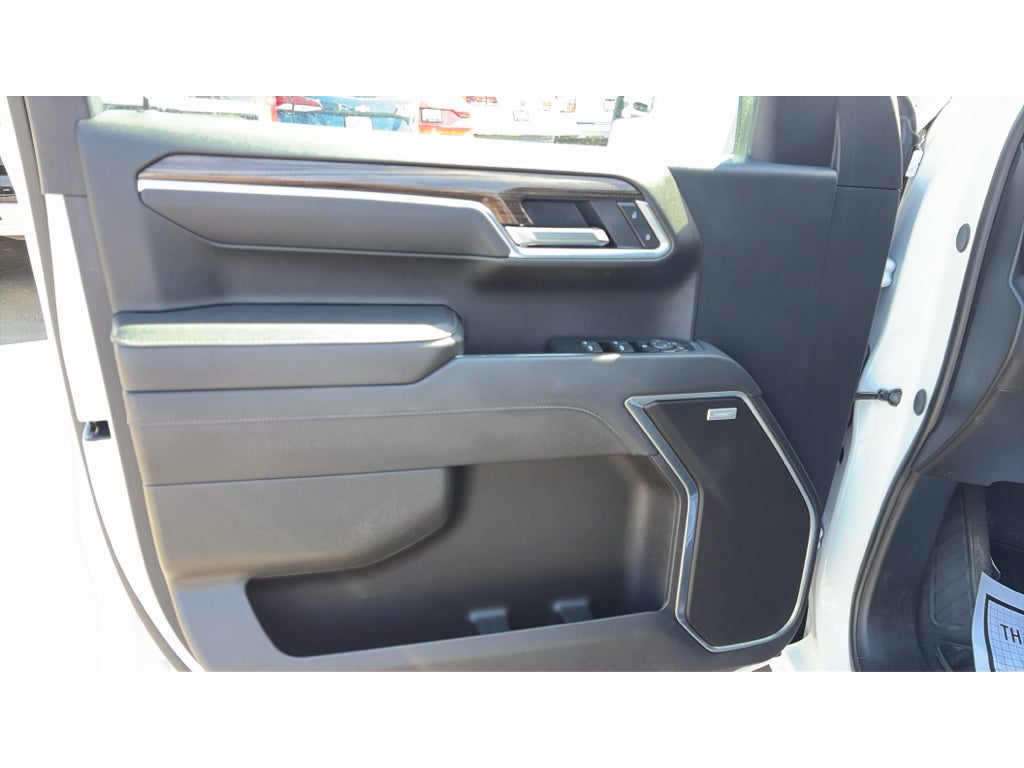 2025 Chevrolet Silverado RST