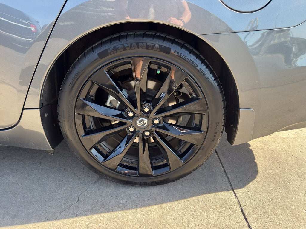 2022 Nissan Maxima Platinum