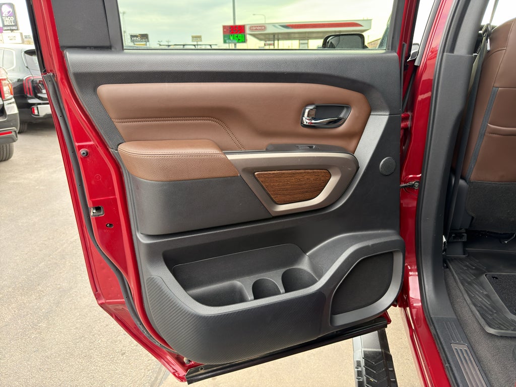 2021 Nissan Titan PLATINUM RESERVE