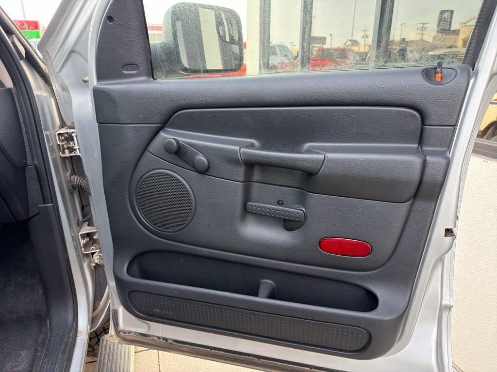 2005 Dodge Ram Pickup Base