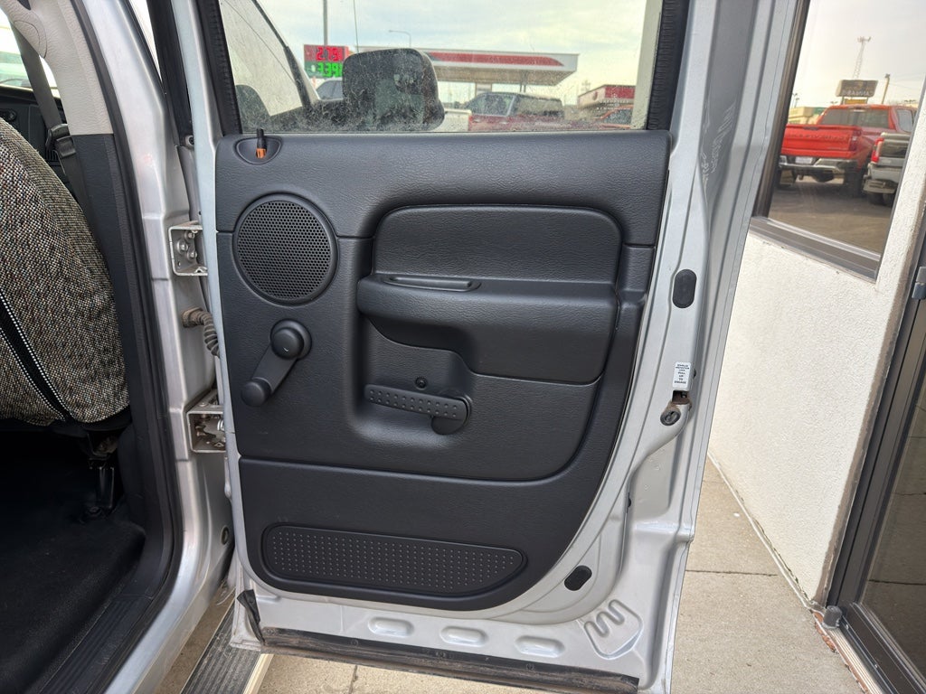 2005 Dodge Ram Pickup Base