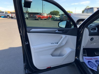2023 Volkswagen Tiguan SE R-Line Black