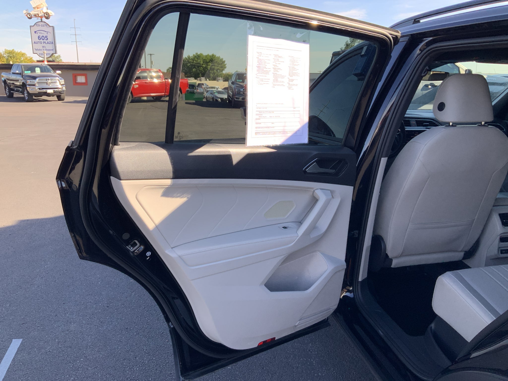 2023 Volkswagen Tiguan SE R-Line Black
