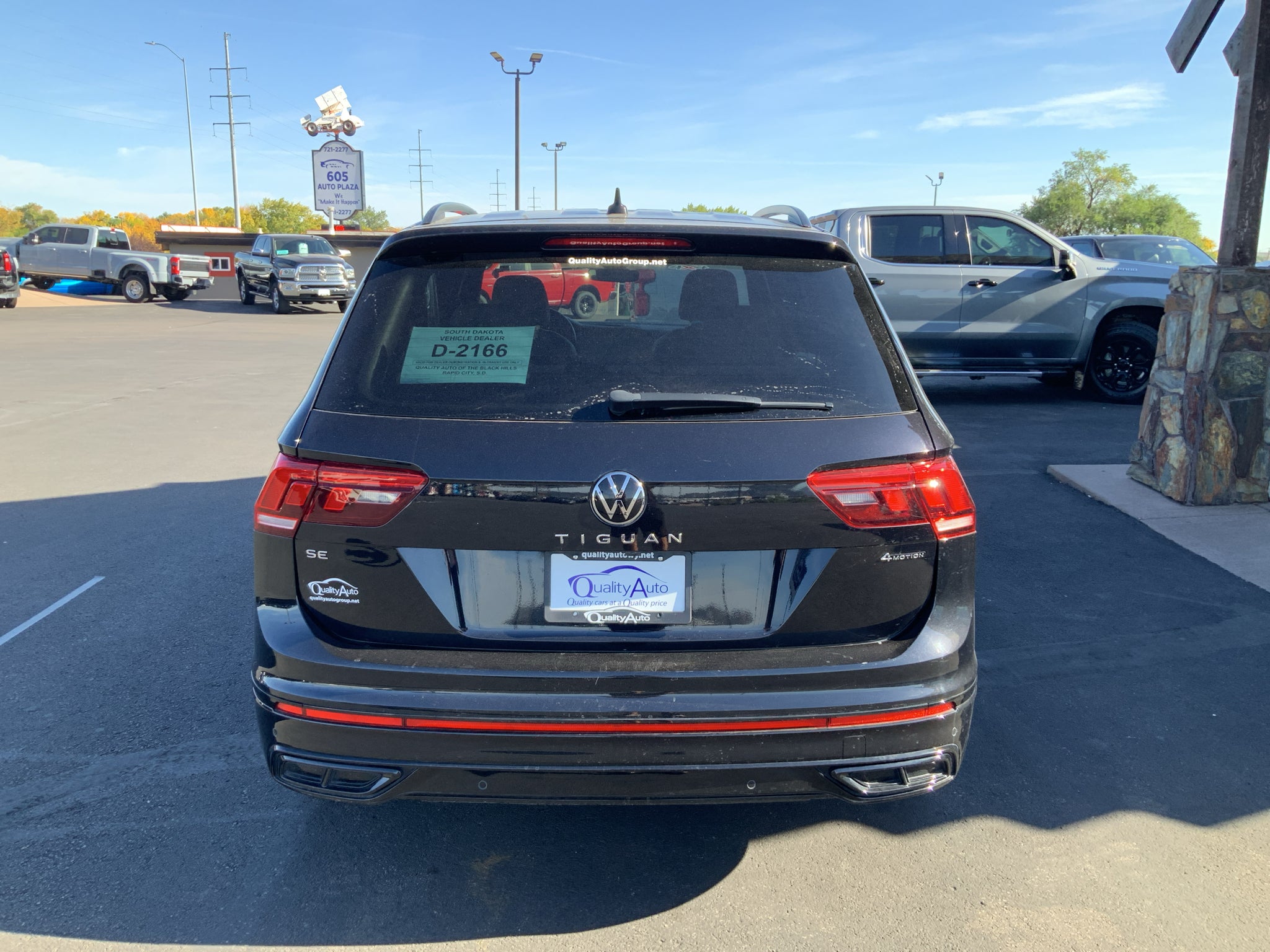 2023 Volkswagen Tiguan SE R-Line Black