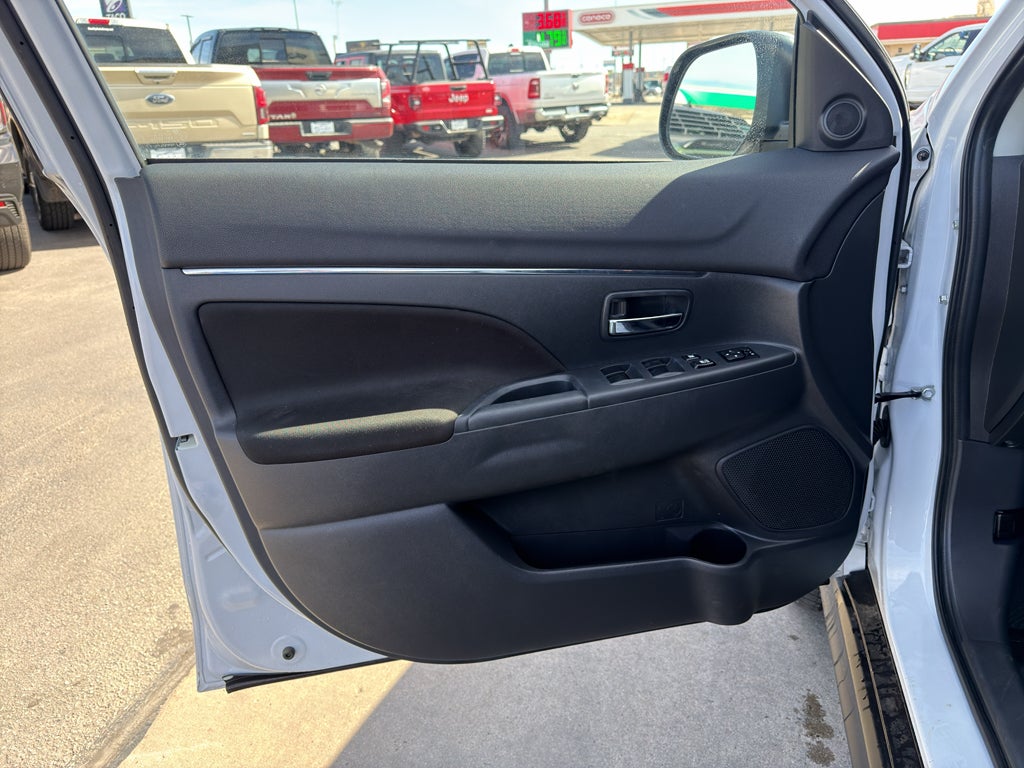 2023 Mitsubishi Outlander Sport ES