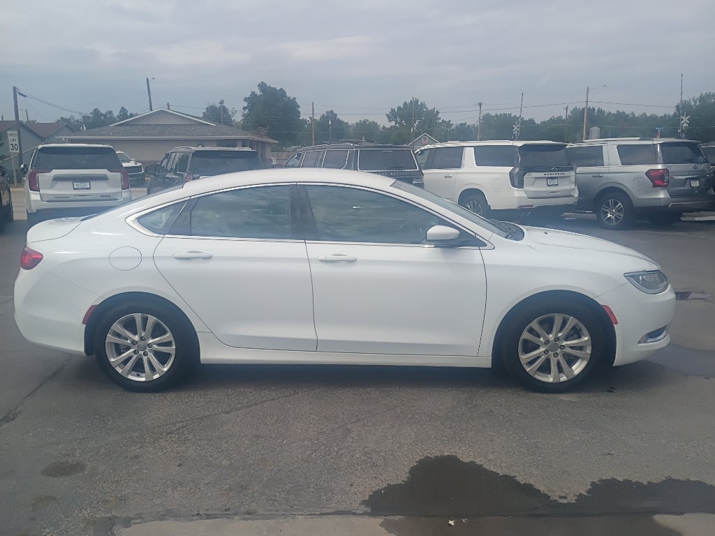 2016 Chrysler 200 Limited