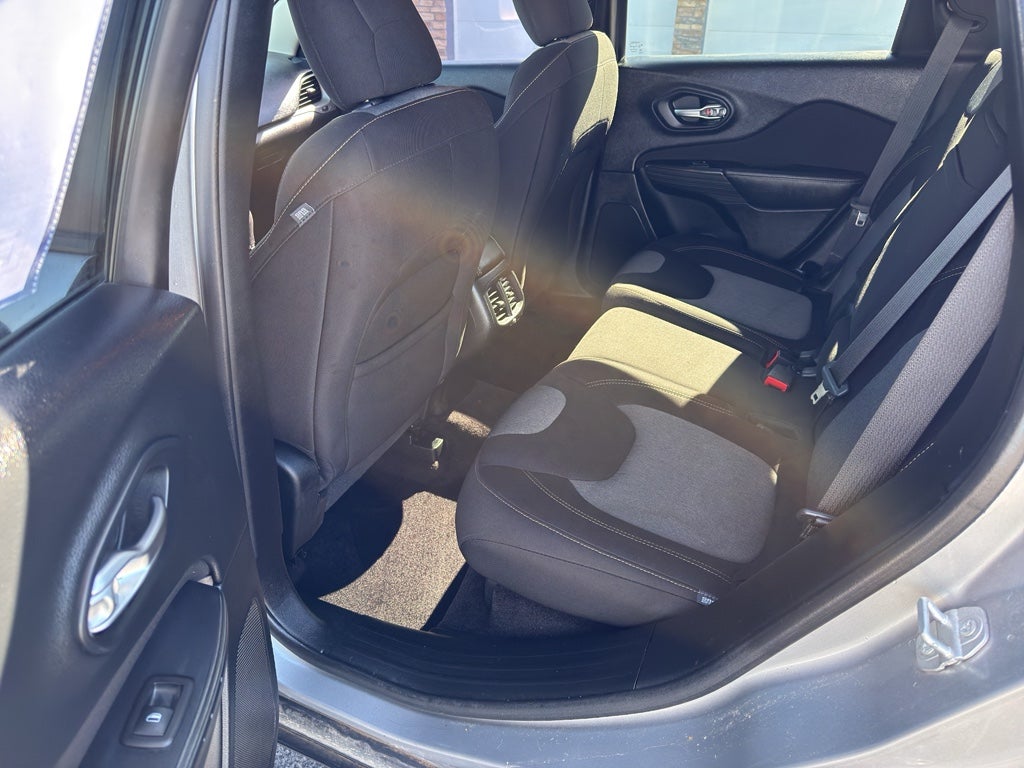 2016 Jeep Cherokee Altitude