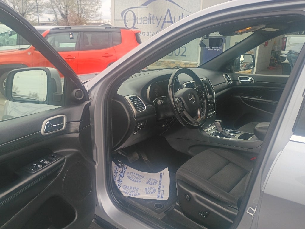 2020 Jeep Grand Cherokee Laredo E