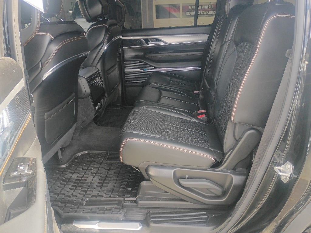 2022 Jeep Grand Wagoneer Series III