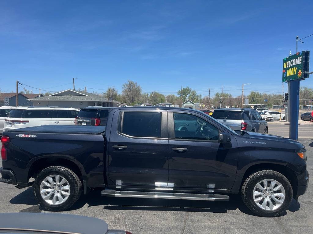 2022 Chevrolet Silverado Custom