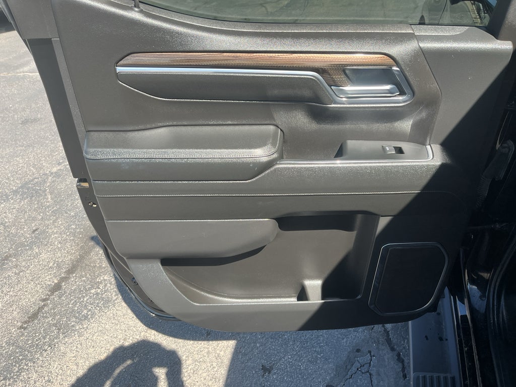 2023 Chevrolet Silverado RST