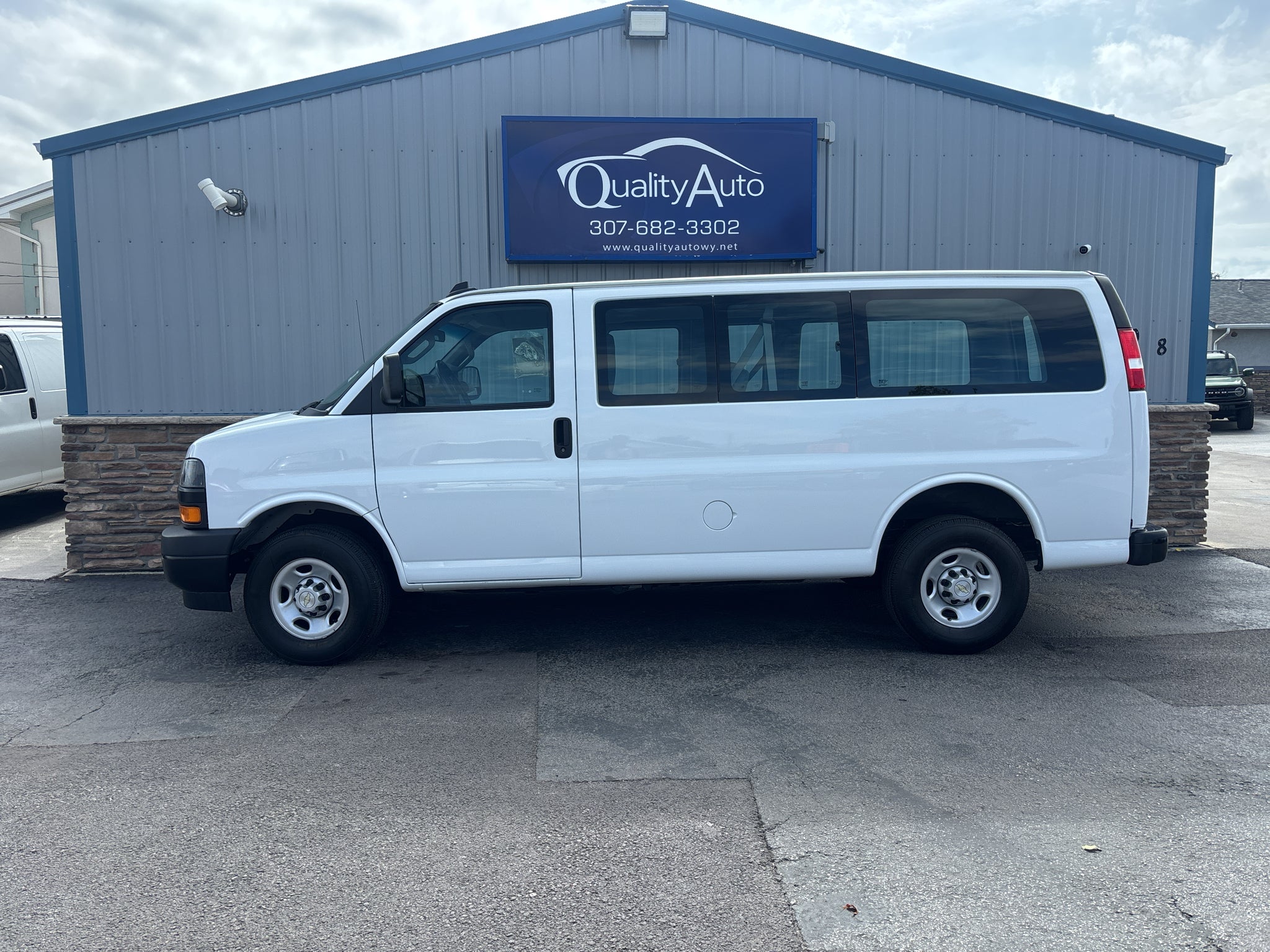 2022 Chevrolet Express Cargo 1WT
