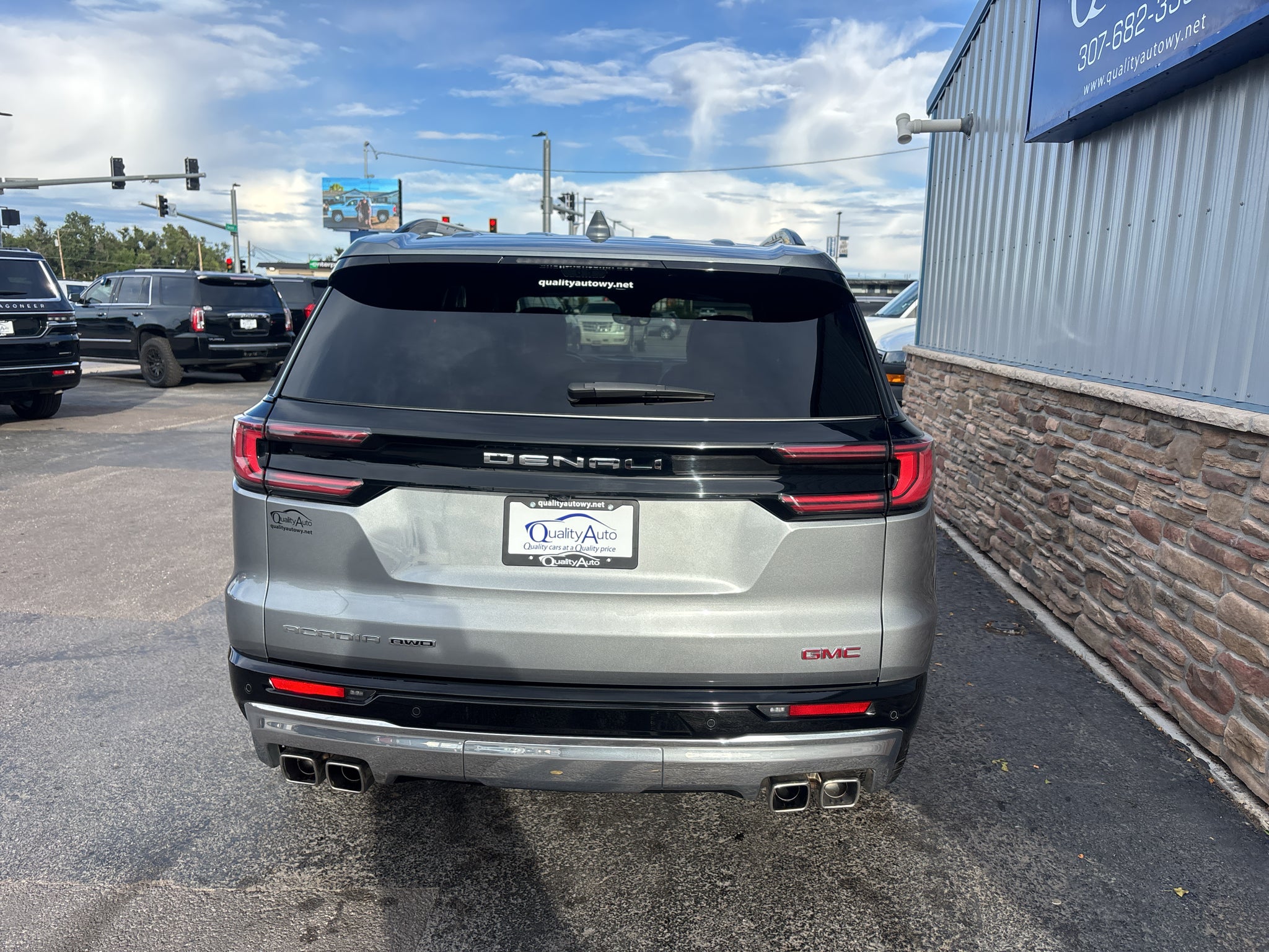 2024 GMC Acadia Denali