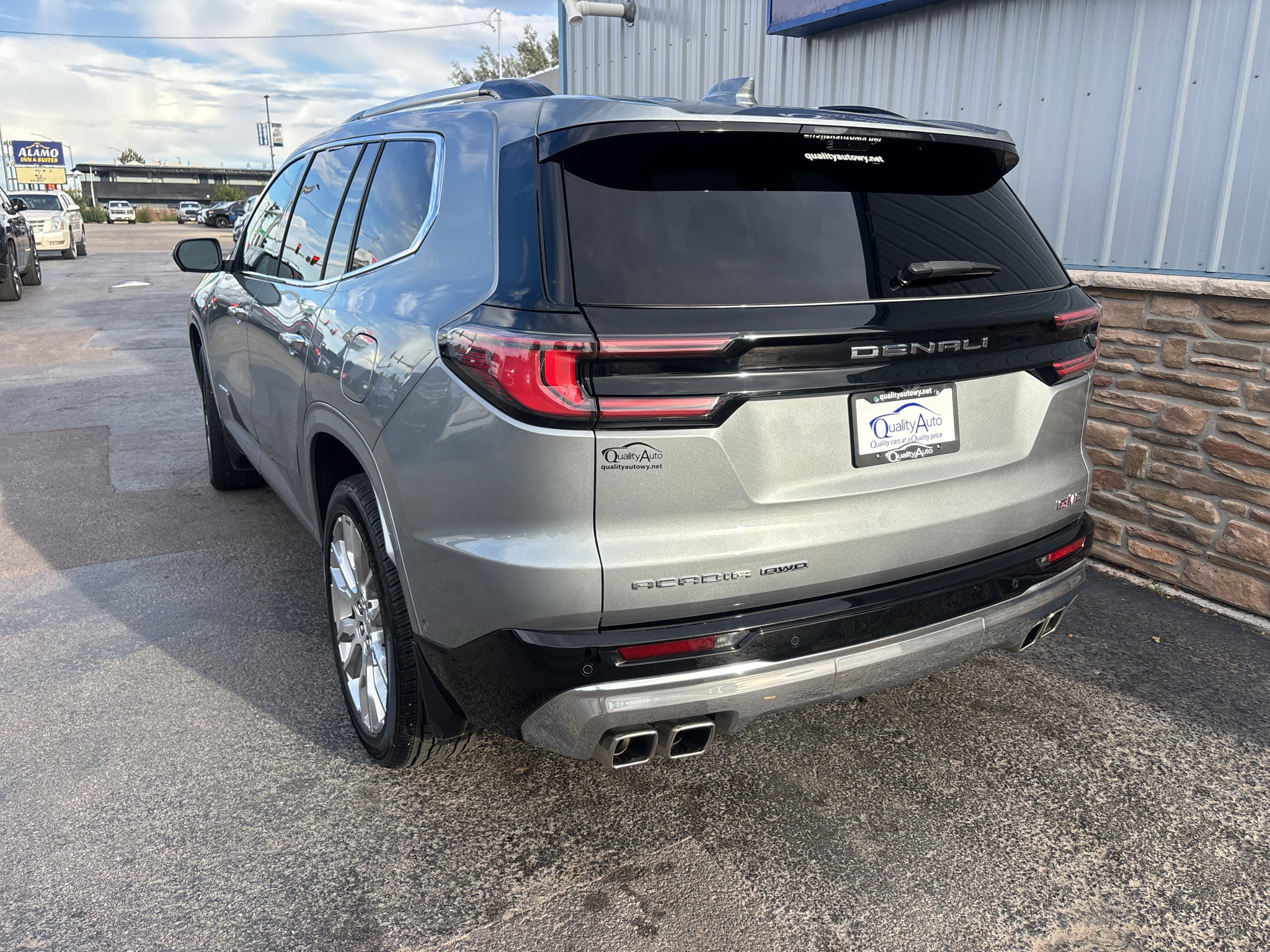 2024 GMC Acadia Denali