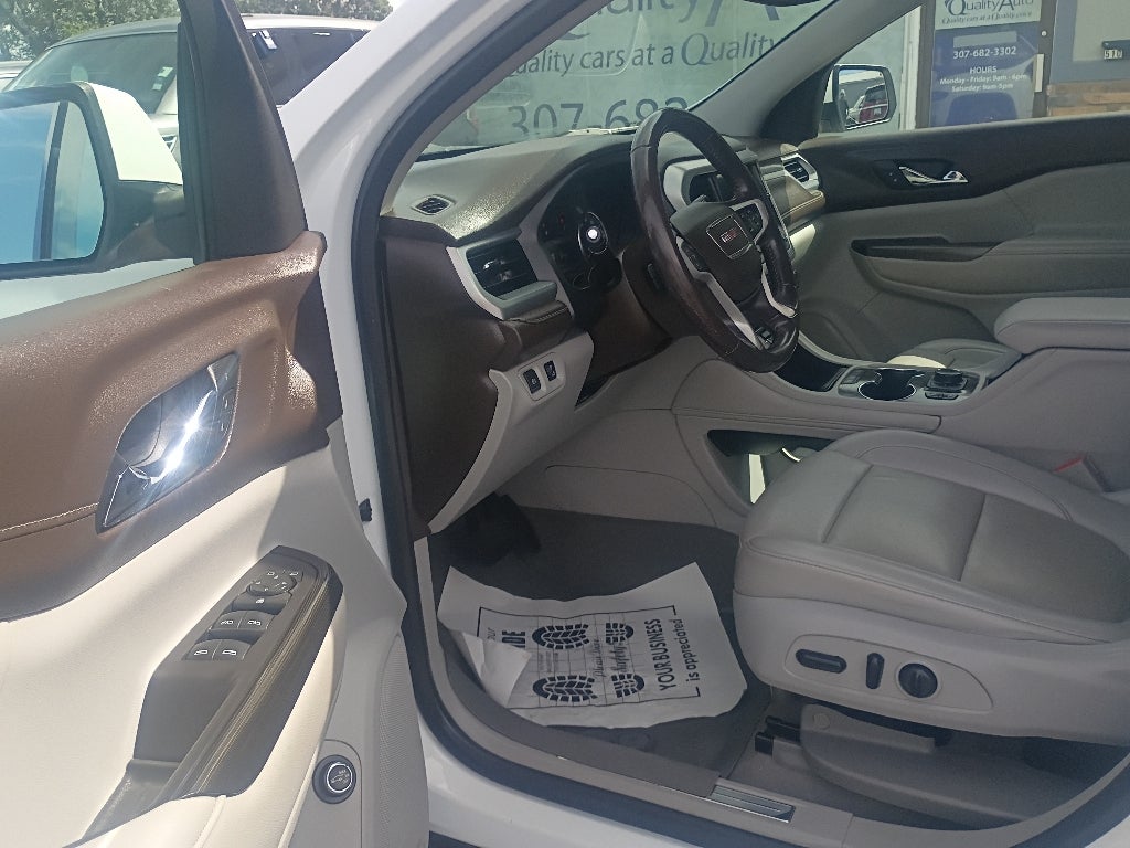 2021 GMC Acadia SLT