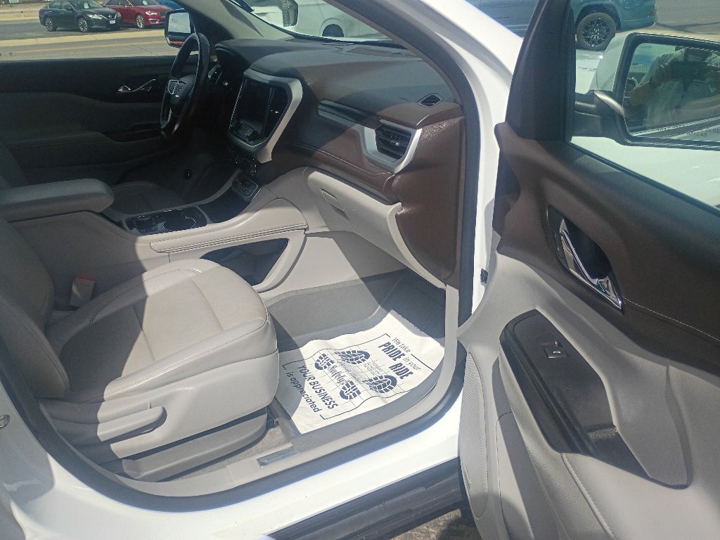 2021 GMC Acadia SLT