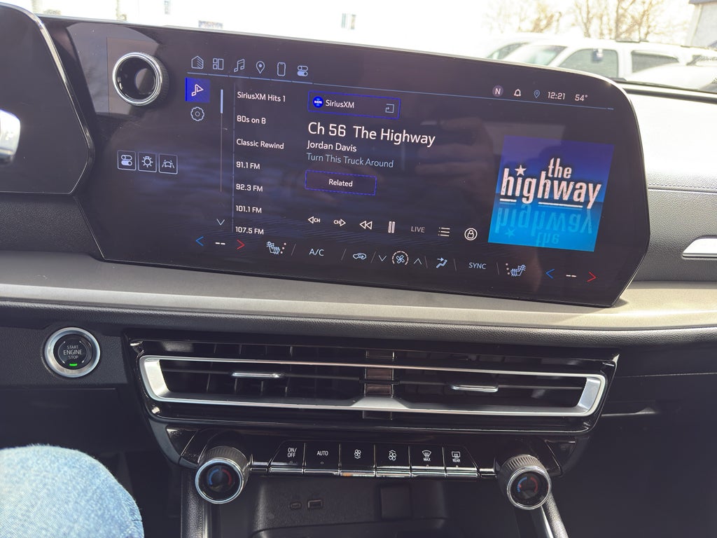 2024 Chevrolet Traverse AWD LT