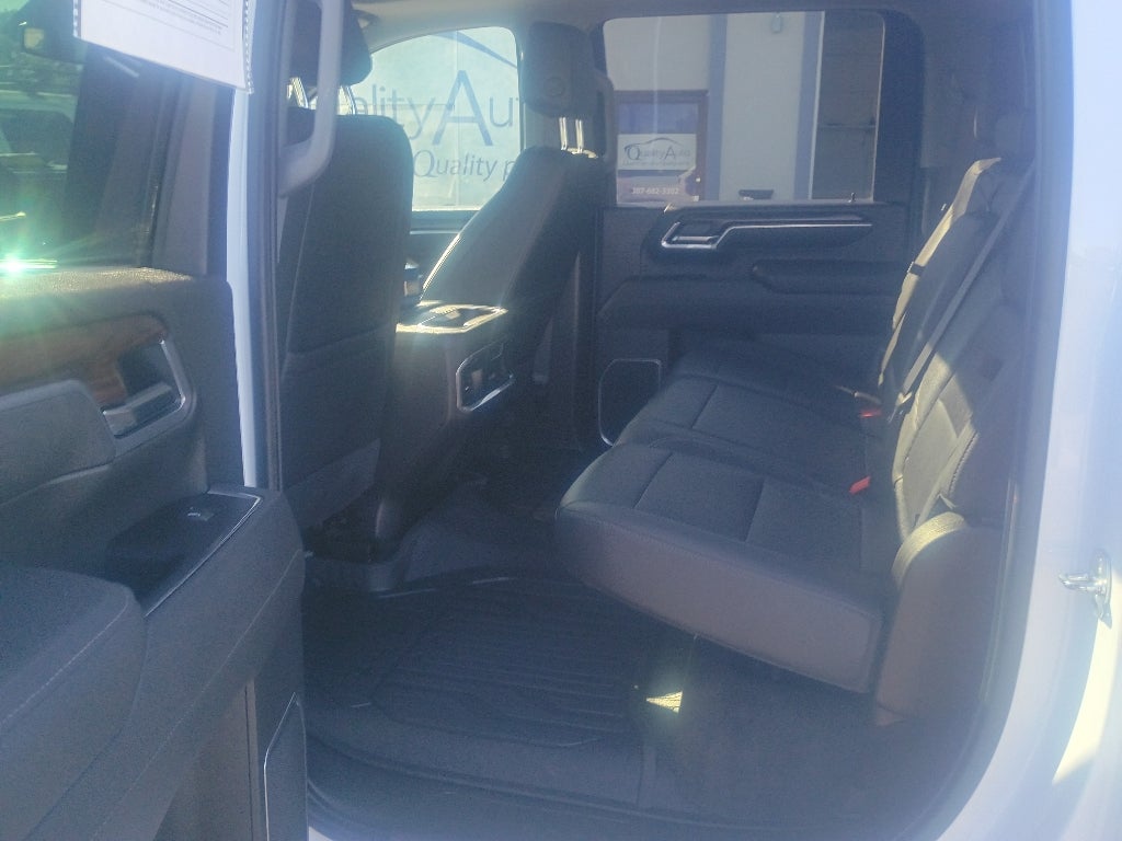 2025 GMC Sierra SLT