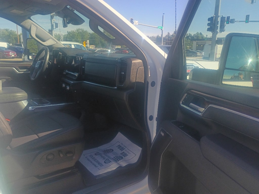 2025 GMC Sierra SLT