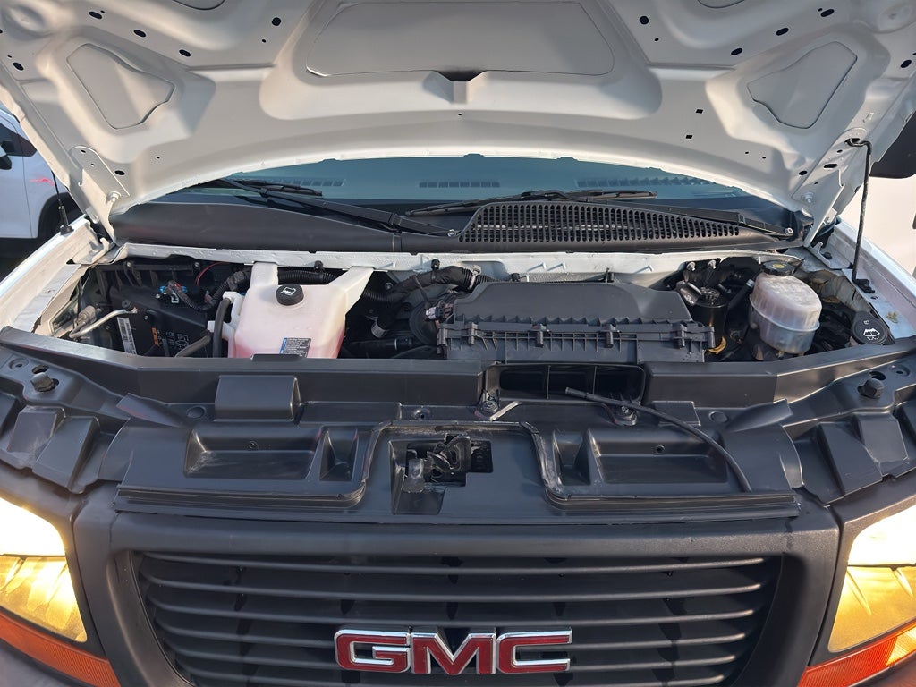 2023 GMC Savana Base