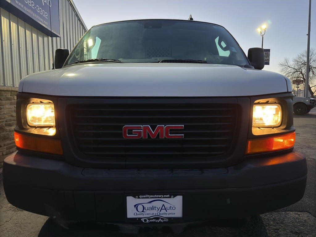 2023 GMC Savana Base