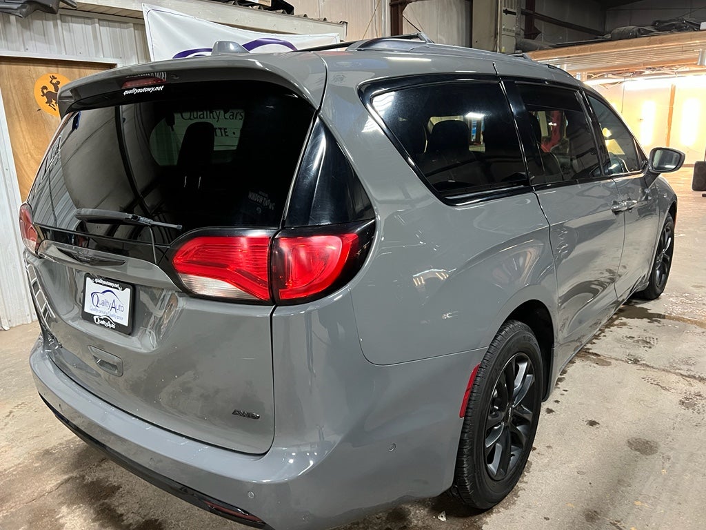 2020 Chrysler Pacifica Touring L