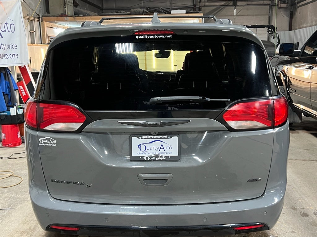 2020 Chrysler Pacifica Touring L