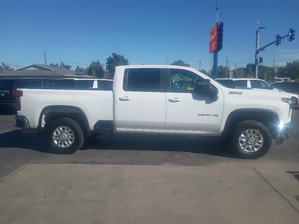 2023 Chevrolet Silverado LT