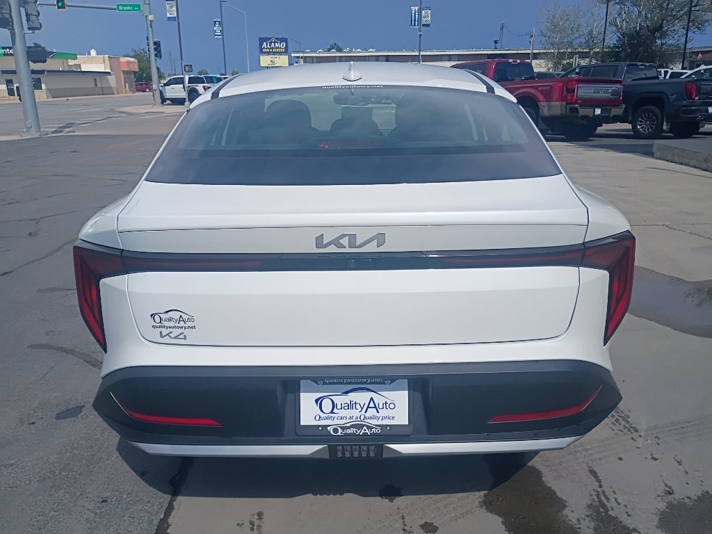 2025 Kia K4 LXS
