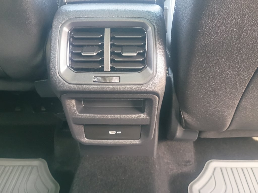 2024 Volkswagen Taos SEL