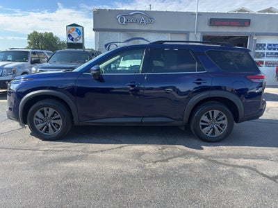 2024 Nissan Pathfinder SV