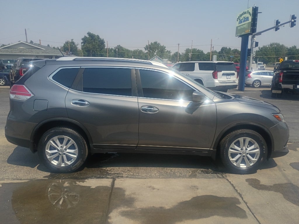 2016 Nissan Rogue SV