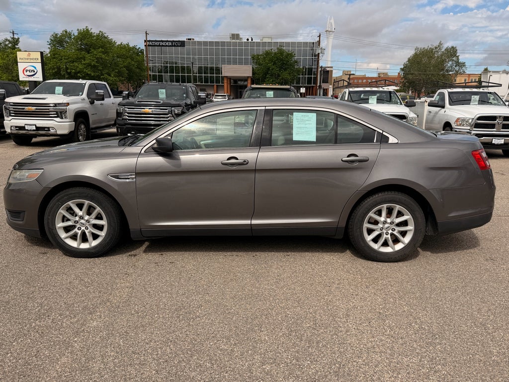 2013 Ford Taurus SE