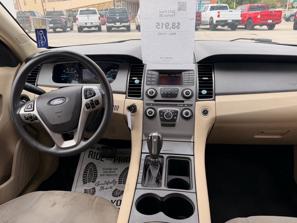 2013 Ford Taurus SE