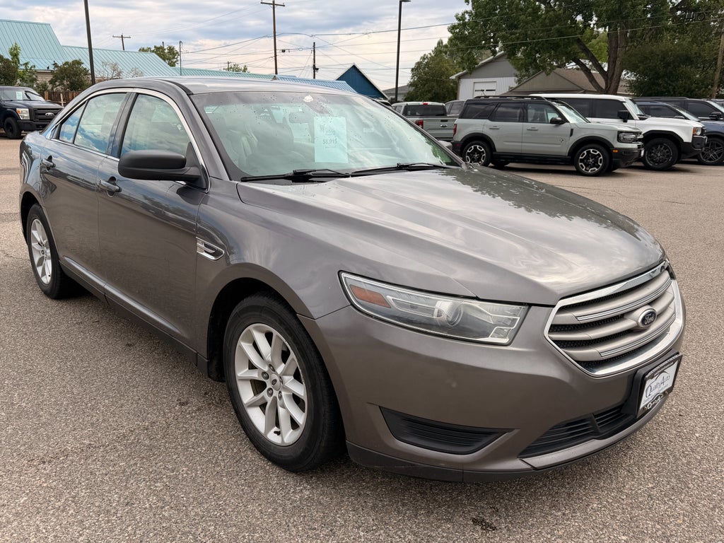 2013 Ford Taurus SE
