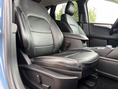 2025 Ford Escape Platinum