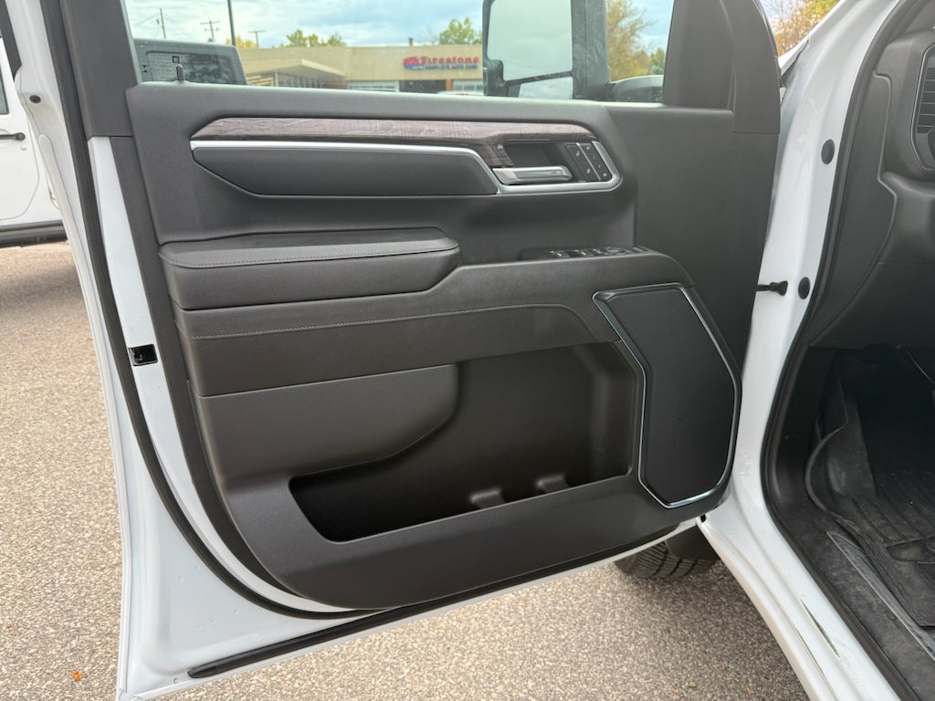 2024 Chevrolet Silverado LTZ