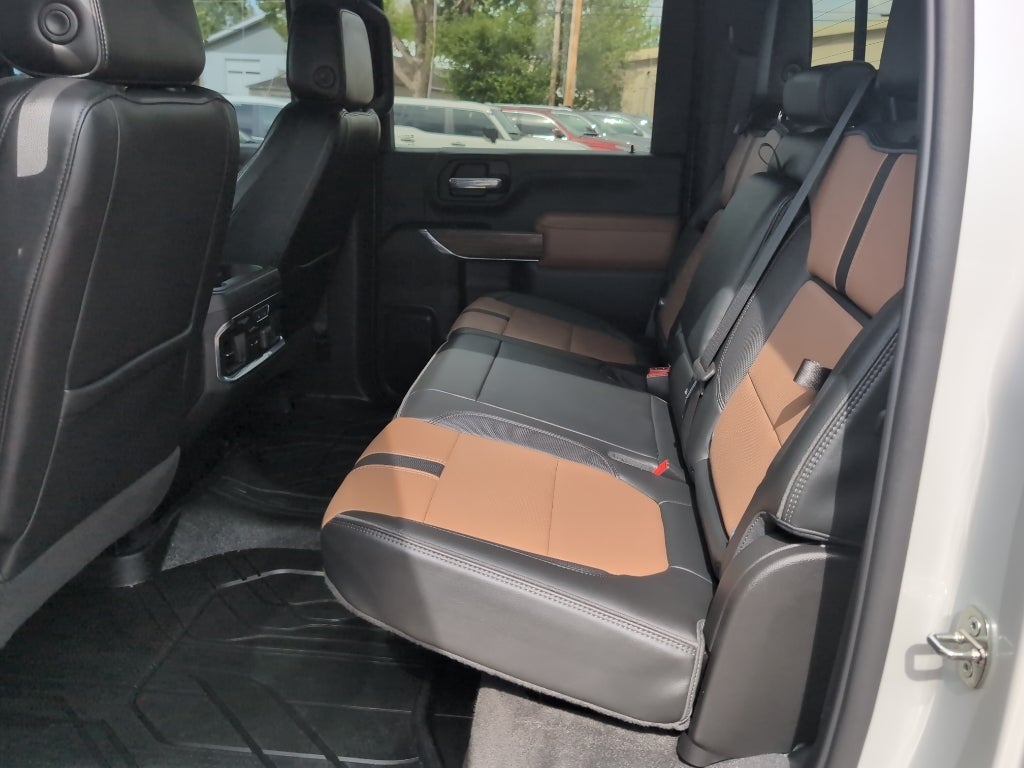 2023 Chevrolet Silverado High Country