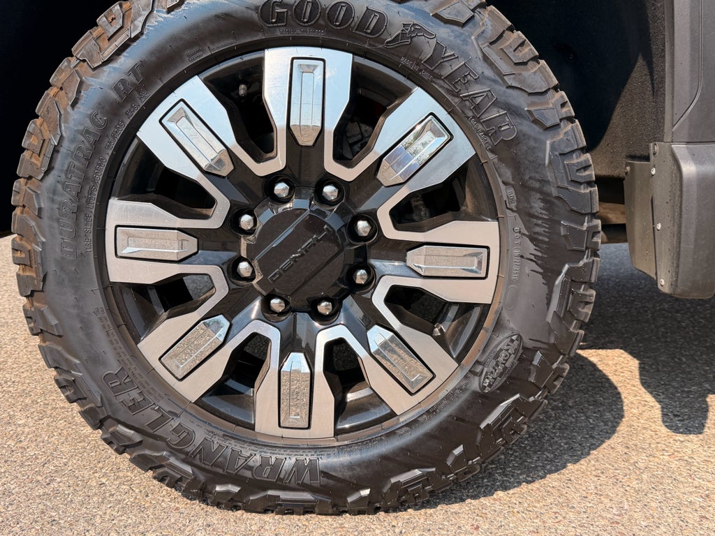 2025 GMC Sierra Denali