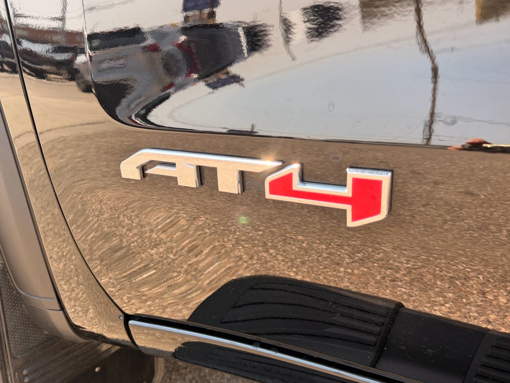 2024 GMC Sierra AT4