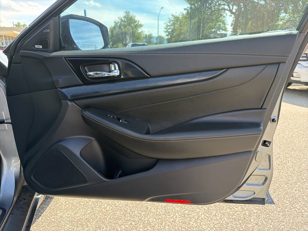 2022 Nissan Maxima Platinum