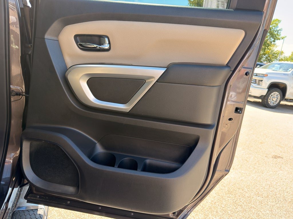 2017 Nissan Titan SV