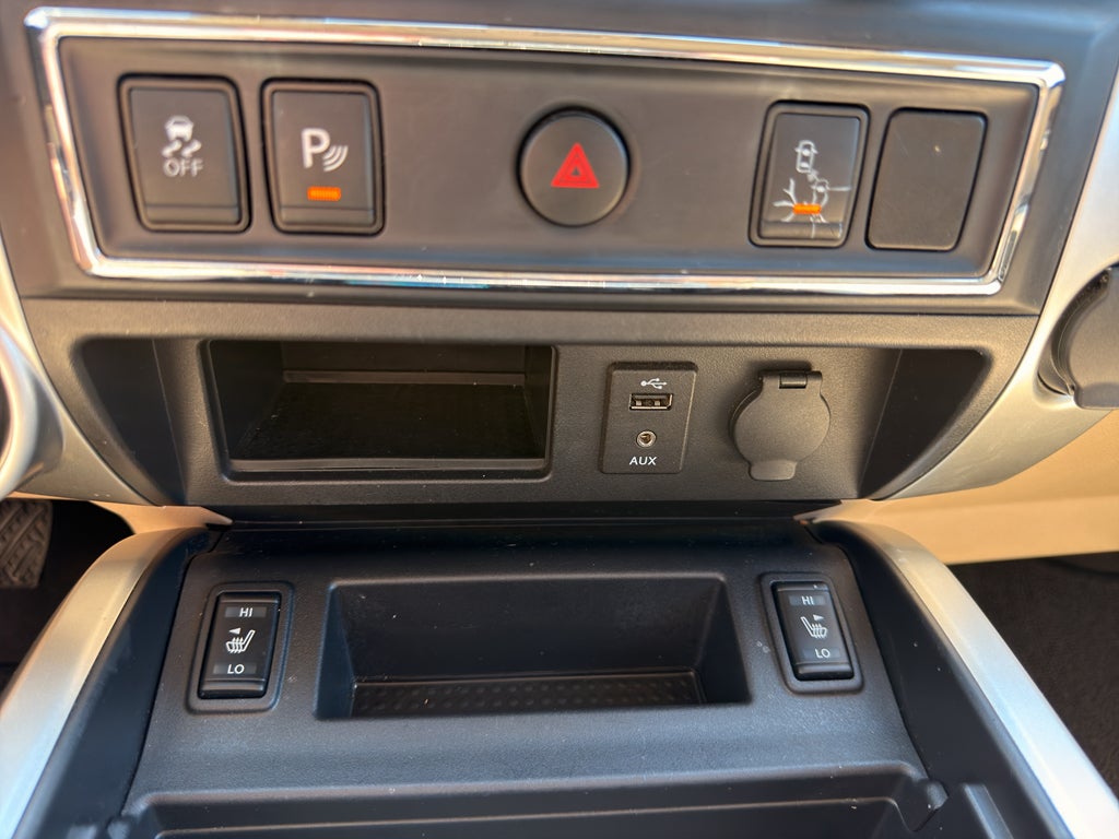 2017 Nissan Titan SV
